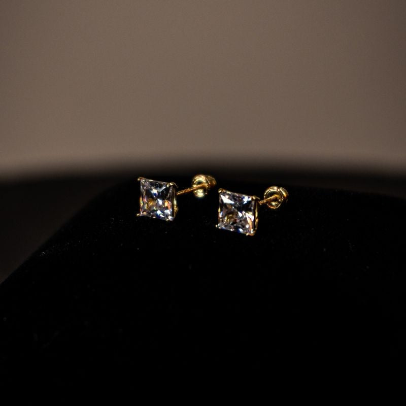 14K Stud Earring Gold Square