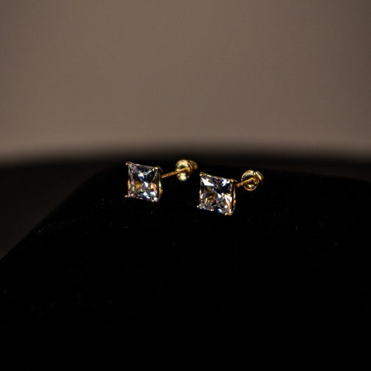 14K Stud Earring Gold Square