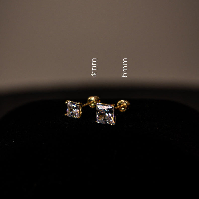 14K Stud Earring Gold Square